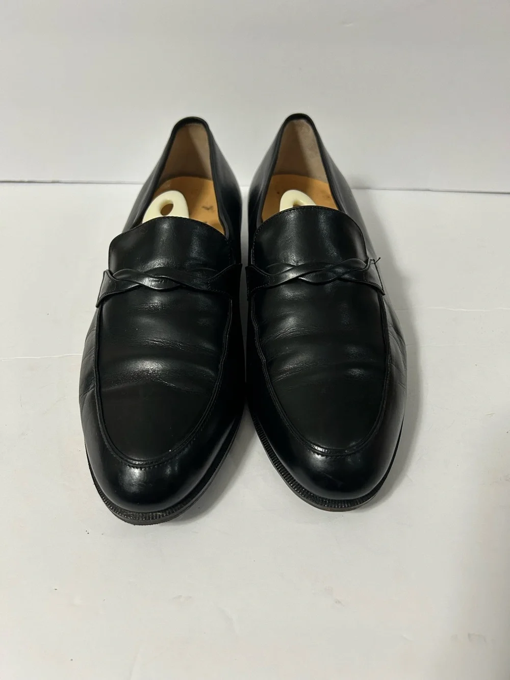 Vintage Salvatore Ferragamo  leather loafers featuring Twisted Strap Men’s 7 E